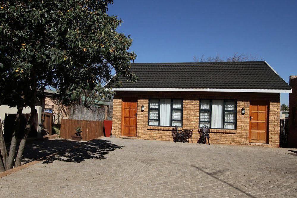 Kuruman Inn Екстер'єр фото